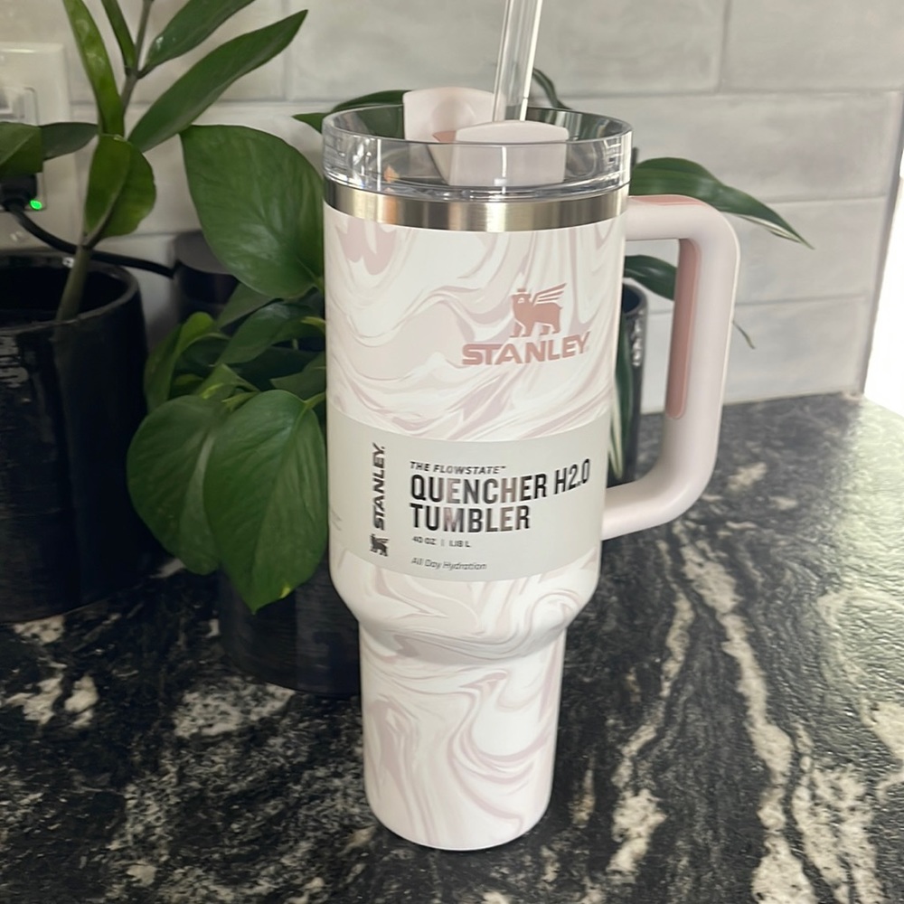 Stanley 40 oz limited edition rose quartz swirl tumbler with handle NWT